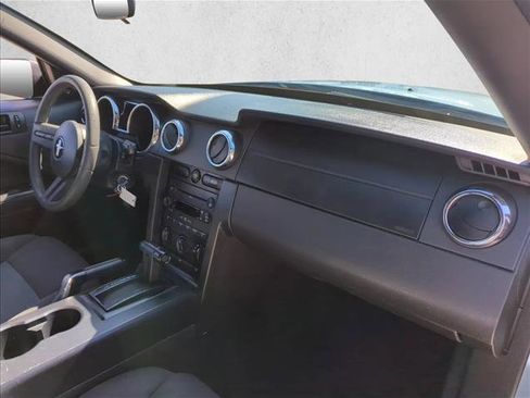 Used 2007 Ford Mustang Deluxe image 29