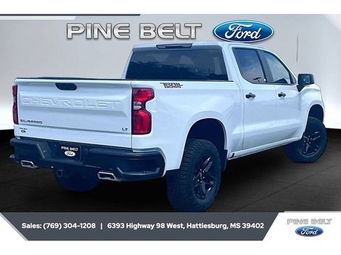 Used 2024 Chevrolet Silverado 1500 LT Trail Boss w/ Protection Package AWD/4WD image 11