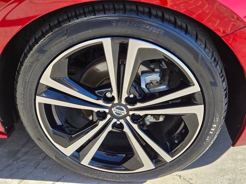 Used 2023 Nissan Sentra SR w/ SR Premium Package image 8