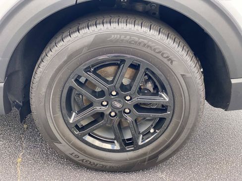 Used 2026 Ford Explorer Active RWD image 13
