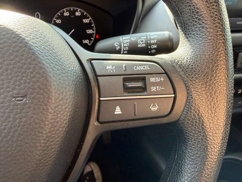 Used 2024 Honda HR-V LX image 14