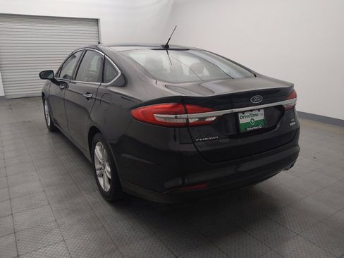 Used 2018 Ford Fusion SE w/ Fusion SE Technology Package FWD image 6