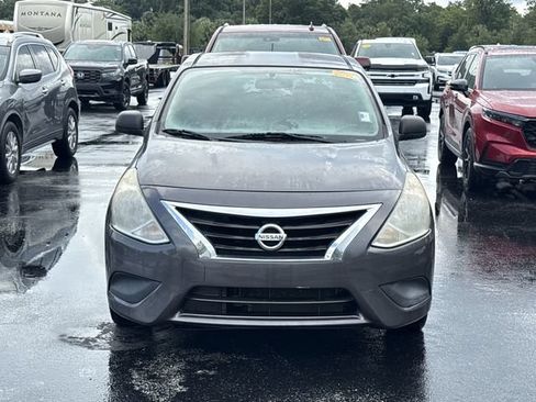 Used 2015 Nissan Versa S FWD image 3