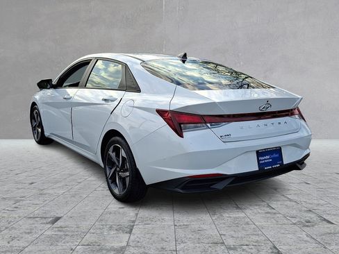 Certified 2023 Hyundai Elantra SEL w/ Convenience Package image 7