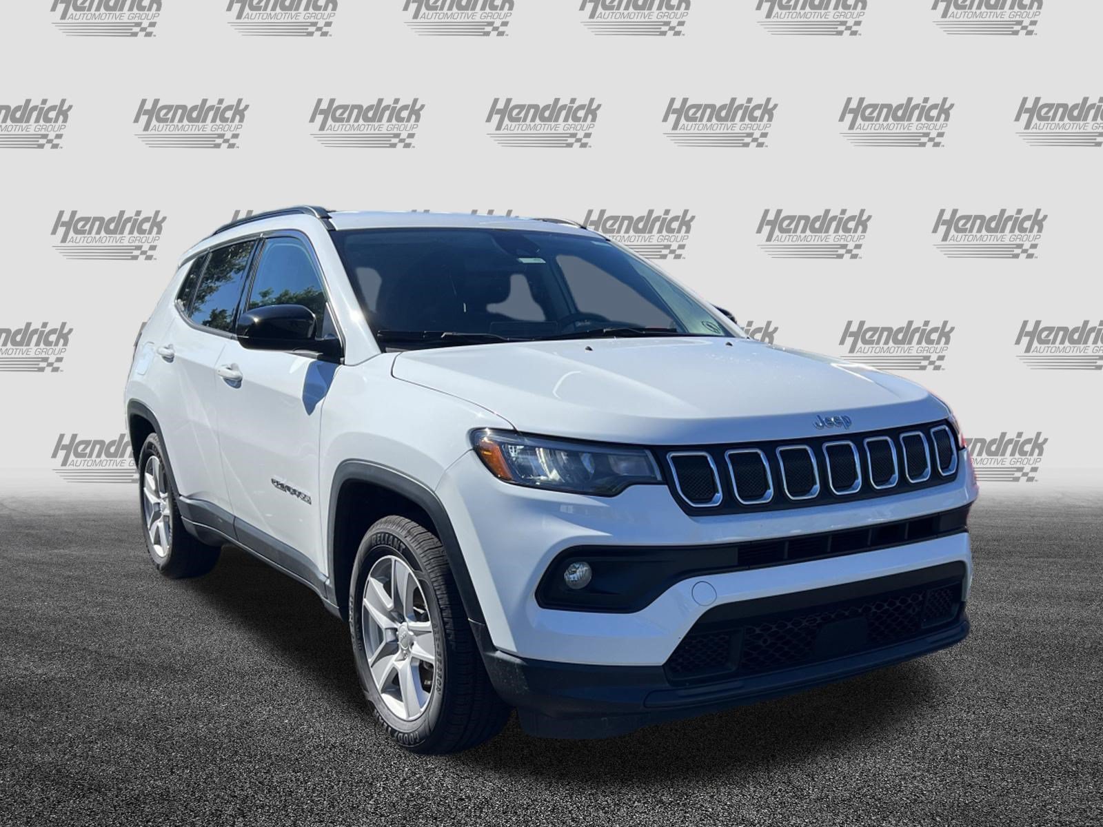 Used 2022 Jeep Compass Latitude FWD image 3