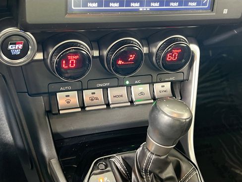 Used 2024 Toyota GR86 Premium image 15