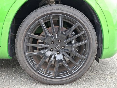 Used 2023 Maserati Levante Modena image 8