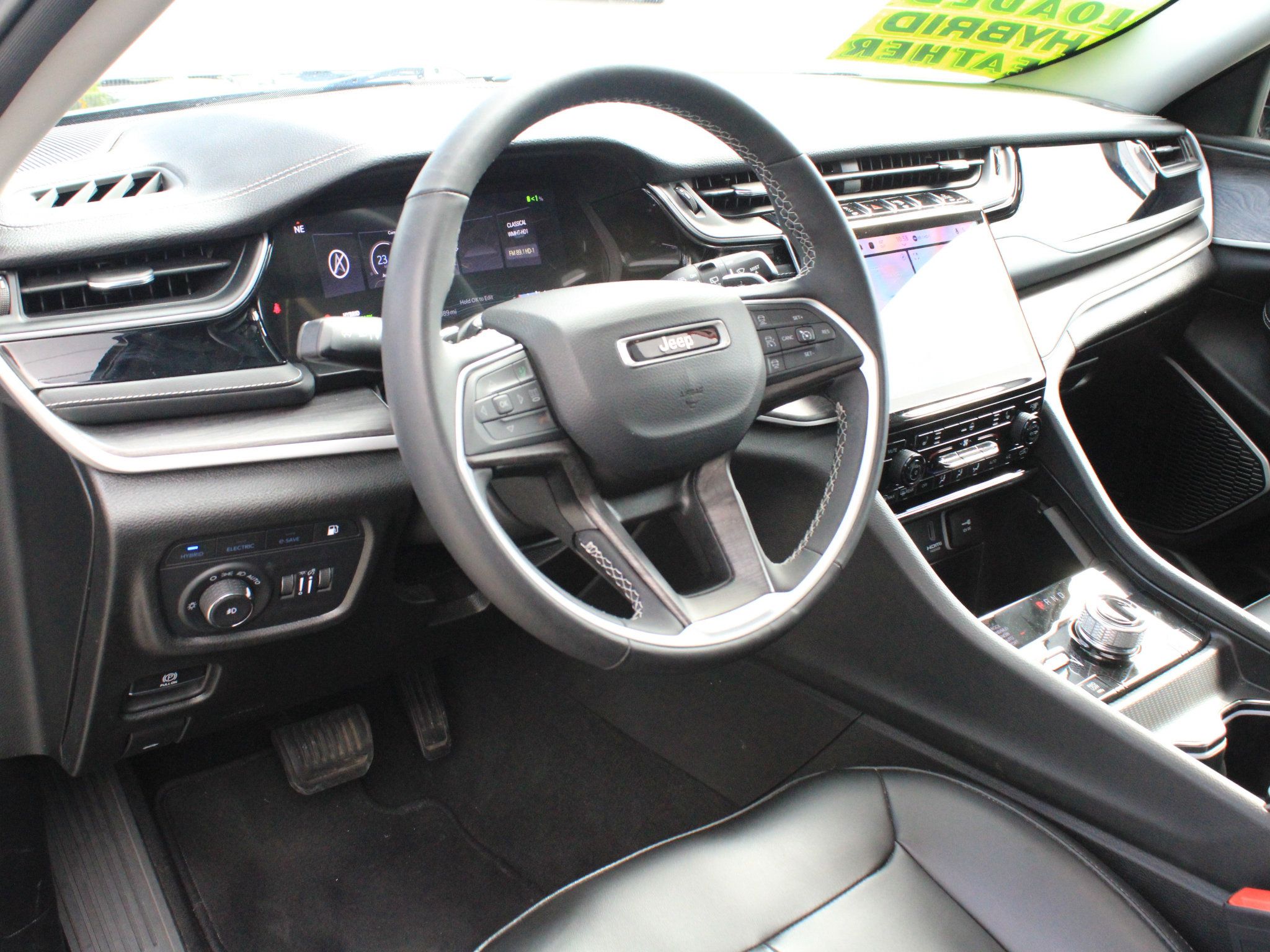 Used 2023 Jeep Grand Cherokee 4WD 4xe image 12