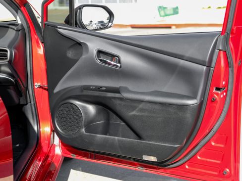 Used 2021 Toyota Prius Prime XLE image 41