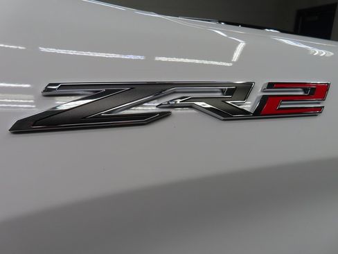 Used 2025 Chevrolet Silverado 1500 ZR2 w/ Technology Package image 59