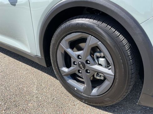 Used 2025 Kia K4 LXS image 30