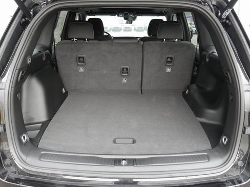 New 2025 Jeep Grand Cherokee Laredo X w/ Luxury Tech Group I image 12