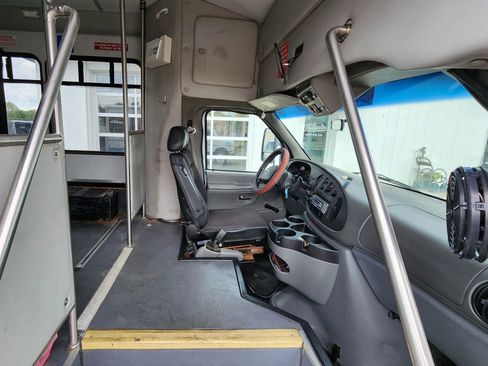 Used 2008 Ford E-450 and Econoline 450 RWD image 12