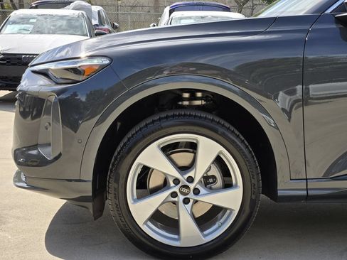 Used 2025 Audi Q5 Premium Plus AWD/4WD image 13