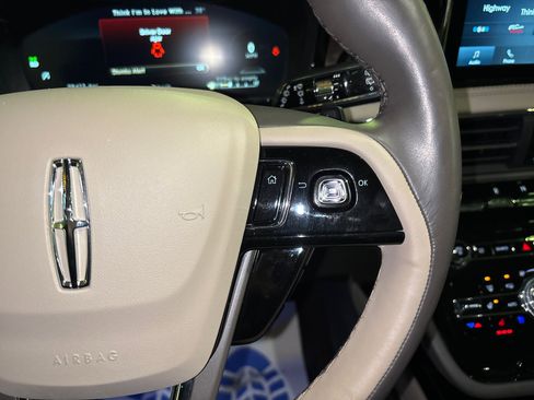 Certified 2022 Lincoln Corsair Reserve w/ Equipment Group 201A image 18