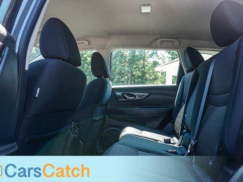 Used 2018 Nissan Rogue S image 19