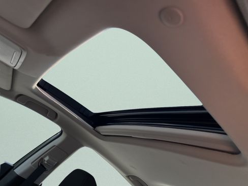Used 2024 Honda Accord EX image 17