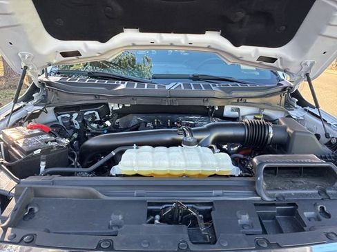 Used 2025 Ford F150 Lariat w/ Equipment Group 501A Mid image 20