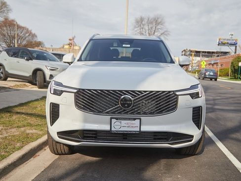 New 2025 Volvo XC90 T8 Plus w/ Protection Package Premier image 5