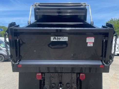 New 2025 Ford F650 2WD Regular Cab Super Duty image 32