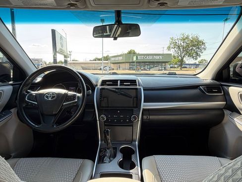 Used 2015 Toyota Camry SE FWD image 17