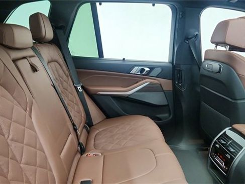 Used 2026 BMW X5 sDrive40i w/ M Sport Package image 25