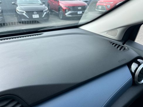 Used 2025 Nissan Versa SV FWD image 34