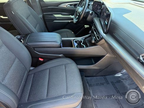 Used 2025 Chevrolet Traverse LT AWD/4WD image 31