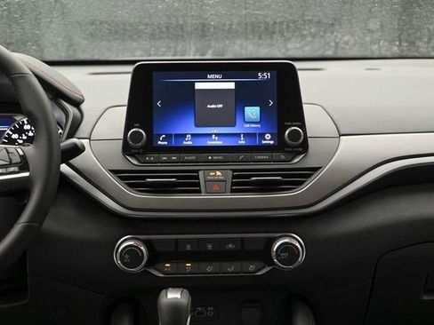 Used 2025 Nissan Altima 2.5 SR image 23