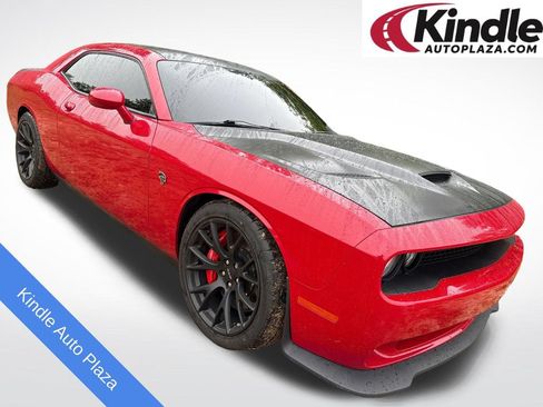 Used 2016 Dodge Challenger SRT Hellcat RWD image 1