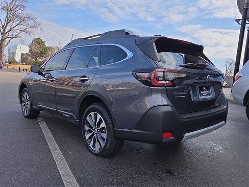 Used 2023 Subaru Outback Touring image 3