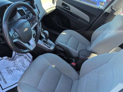 Used 2014 Chevrolet Cruze LT image 12