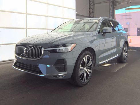 Used 2023 Volvo XC60 B5 Plus w/ Climate Package AWD/4WD image 2