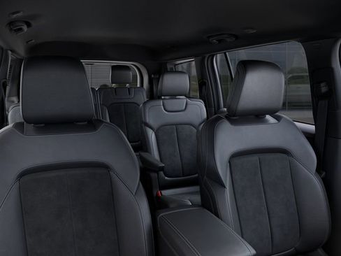 New 2025 Jeep Grand Cherokee L Laredo image 26