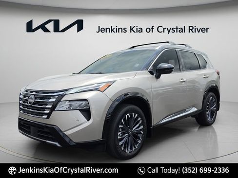 Used 2025 Nissan Rogue Platinum w/ Platinum Premium Package AWD/4WD image 16