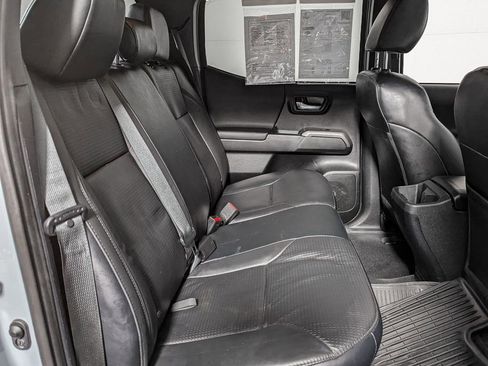 Used 2019 Toyota Tacoma TRD Off-Road image 42