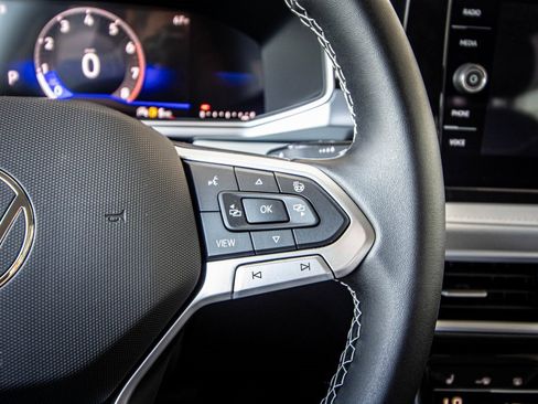 New 2026 Volkswagen Taos SE image 34