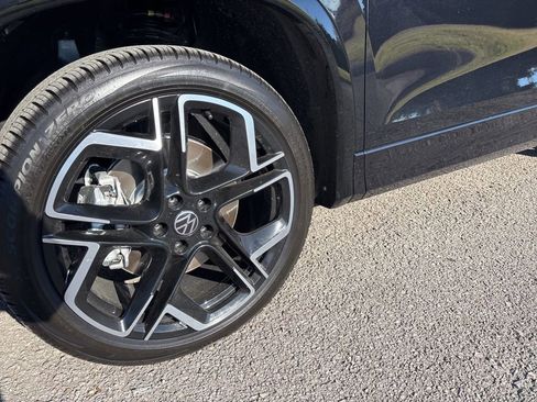 New 2026 Volkswagen Tiguan SEL R-Line image 6