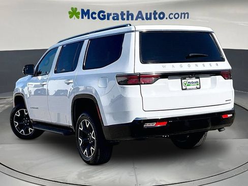 Used 2024 Jeep Wagoneer Series III AWD/4WD image 5