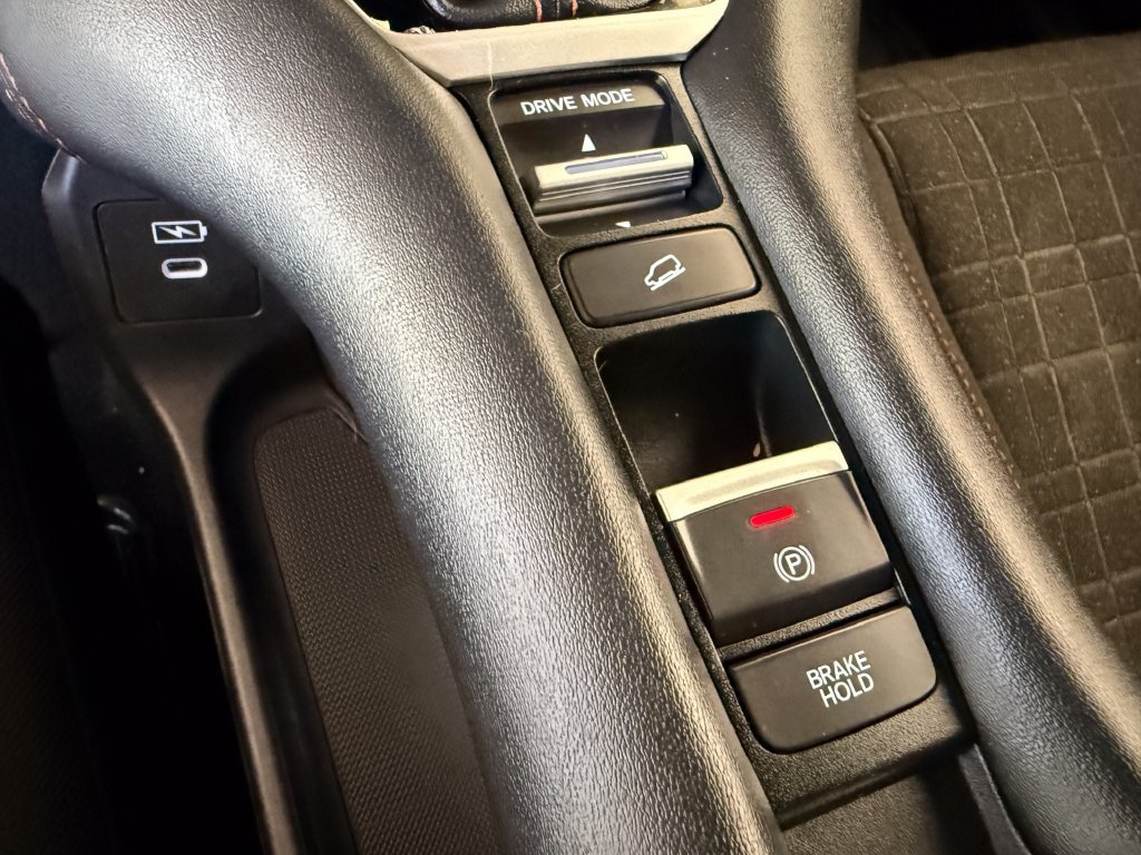 Used 2025 Honda HR-V Sport image 21