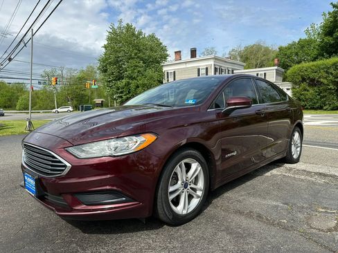 Used 2018 Ford Fusion SE FWD image 3