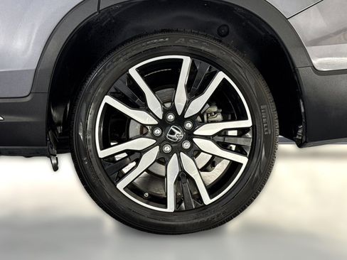 Used 2019 Honda Pilot Touring image 11