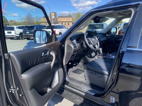 Used 2024 Nissan Armada Platinum w/ Cargo Package image 10
