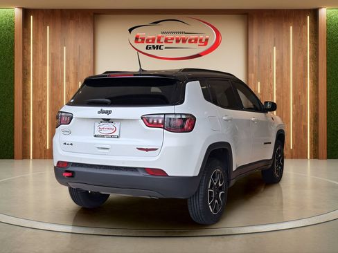 Used 2024 Jeep Compass Trailhawk AWD/4WD image 7