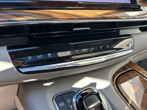 Used 2024 Cadillac Escalade Sport Platinum w/ LPO, ONYX Package AWD/4WD image 24