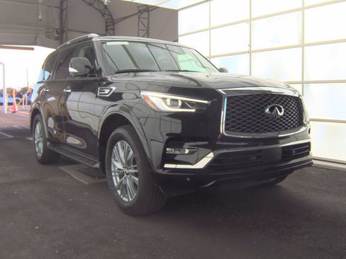 Used 2024 INFINITI QX80 Luxe w/ Cargo Package AWD/4WD image 2
