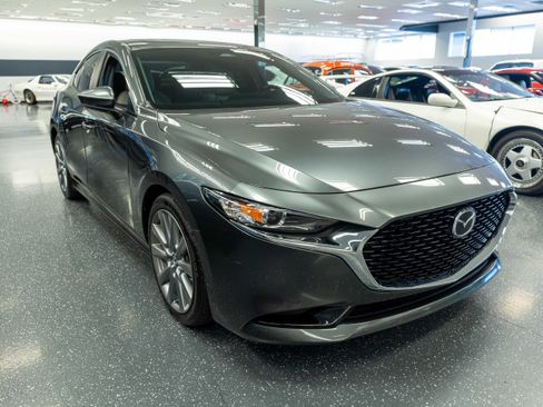Used 2024 MAZDA MAZDA3 s FWD image 3