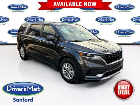 Used 2022 Kia Carnival LX image 1