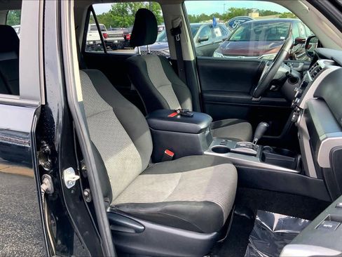 Used 2022 Toyota 4Runner SR5 RWD image 9