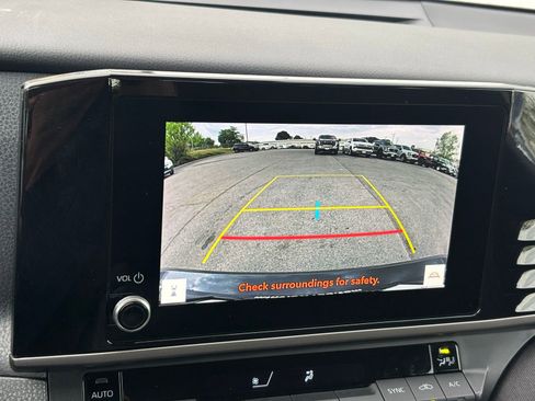 Used 2025 Toyota Camry LE FWD image 6